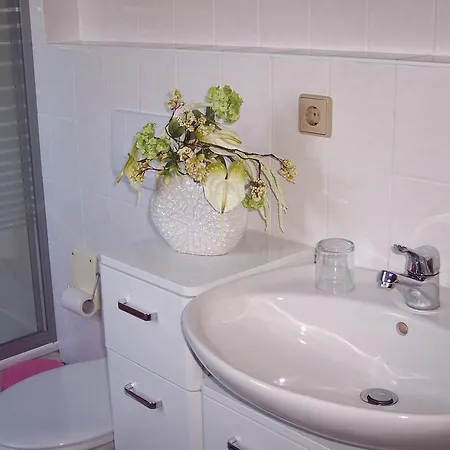 B&B Gaestezimmer Charlotte 4*