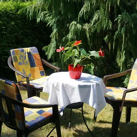 Gaestezimmer Charlotte לינה וארוחת בוקר 4*